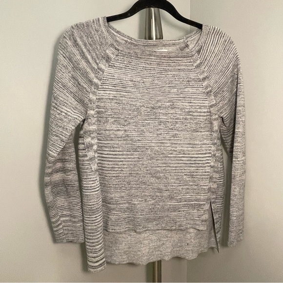 Lou and Grey High Low Hem Sweater - small - Picture 1 of 3